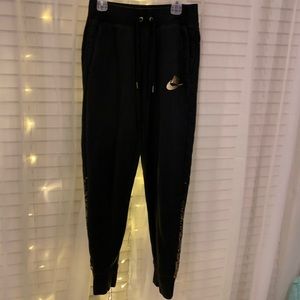 women’s nike sweatpants